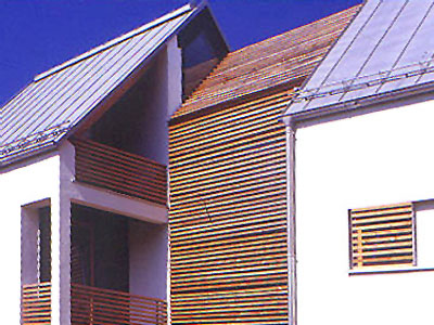 Holzlamellen-Sonnenschutz